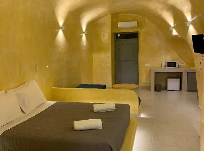 Апартаменты M Santorini Conelia Cave Тира